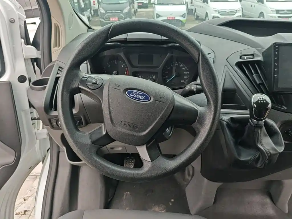 Ford Transit — миниатюра 11