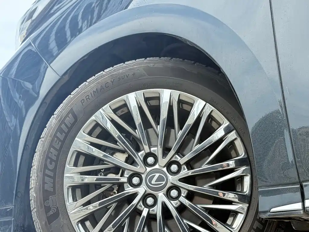 Lexus LM — миниатюра 19