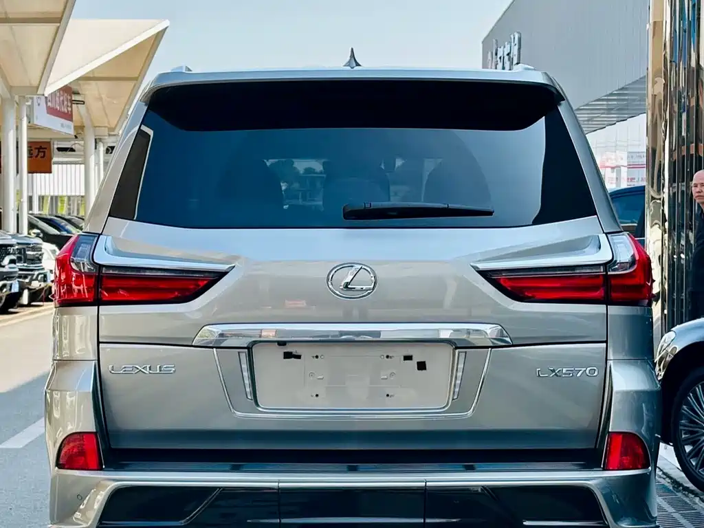 Lexus LX — миниатюра 3
