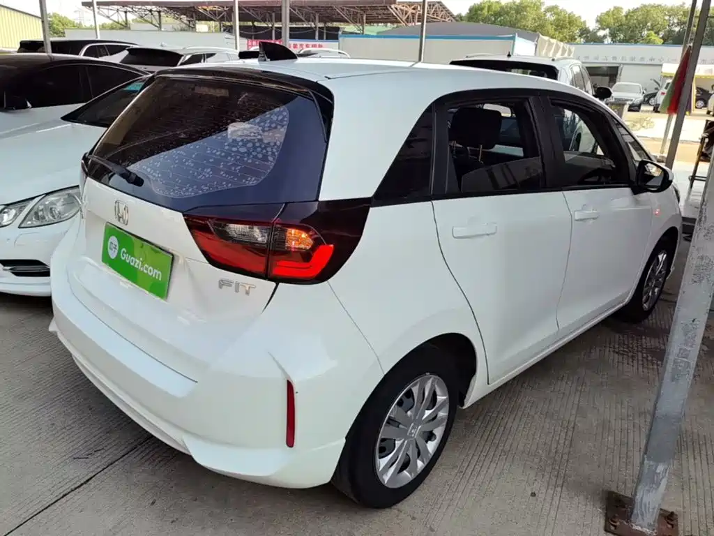 Honda Fit — миниатюра 7