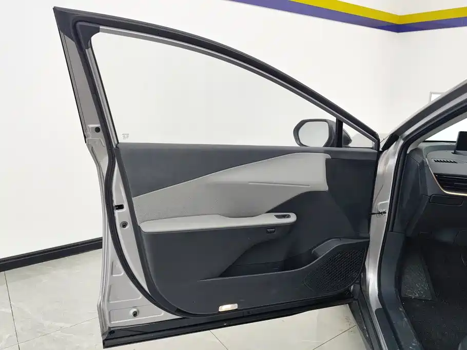 Toyota bZ3 — миниатюра 7
