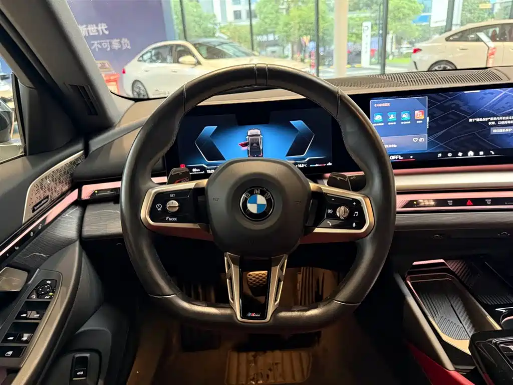 BMW 5 Series — миниатюра 6