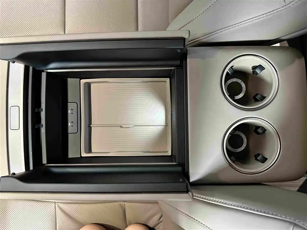 Li Auto Li MEGA — миниатюра 14