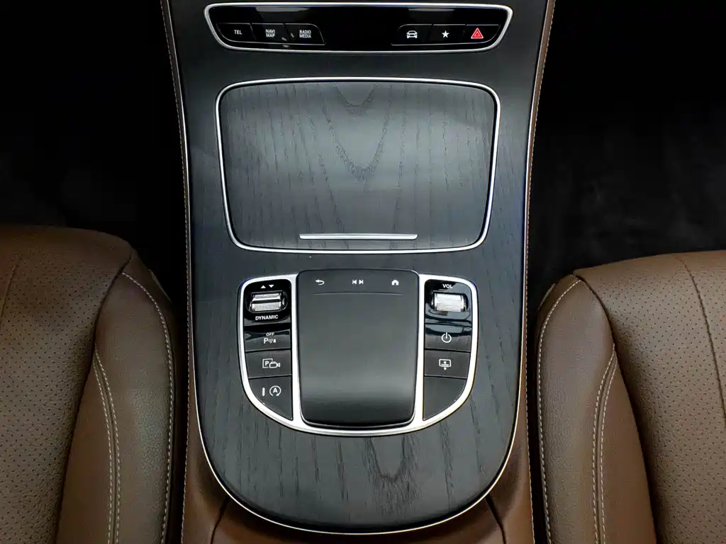 Mercedes-Benz E-Class — миниатюра 19