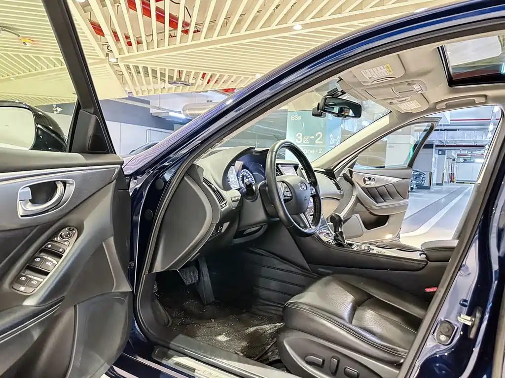 INFINITI Q50L