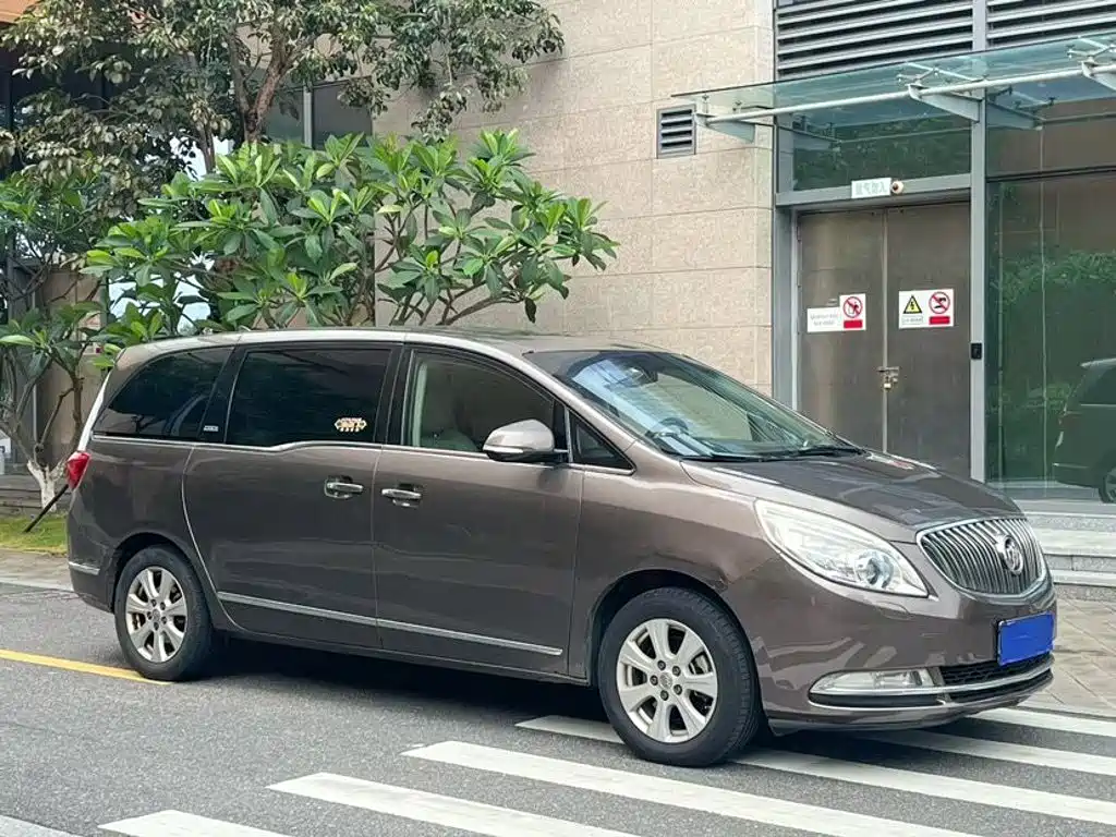Buick GL8 — миниатюра 3