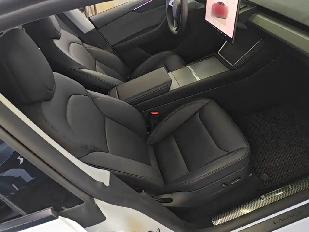 Tesla Model Y — миниатюра 25