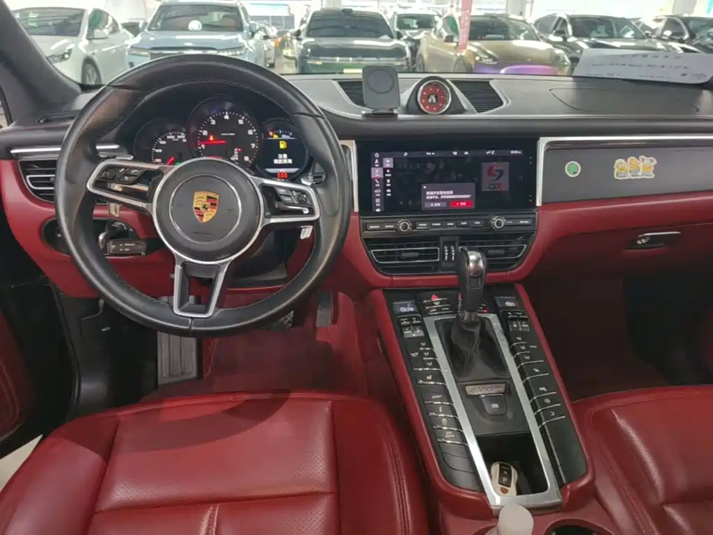 Porsche Macan — миниатюра 10