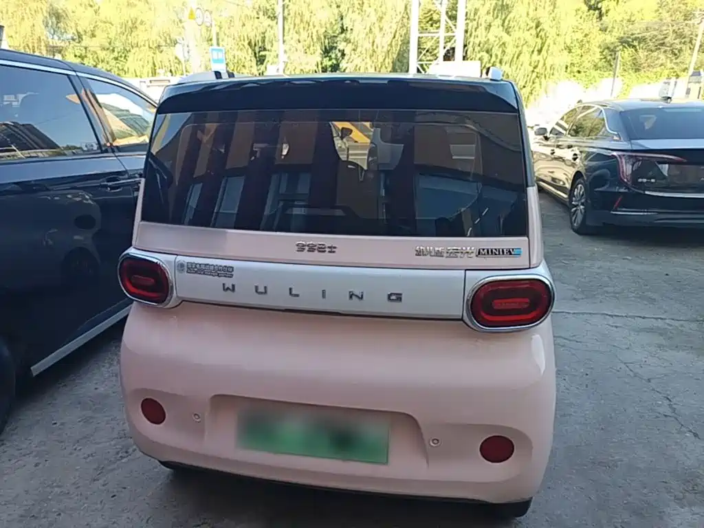 Wuling MINIEV — миниатюра 6