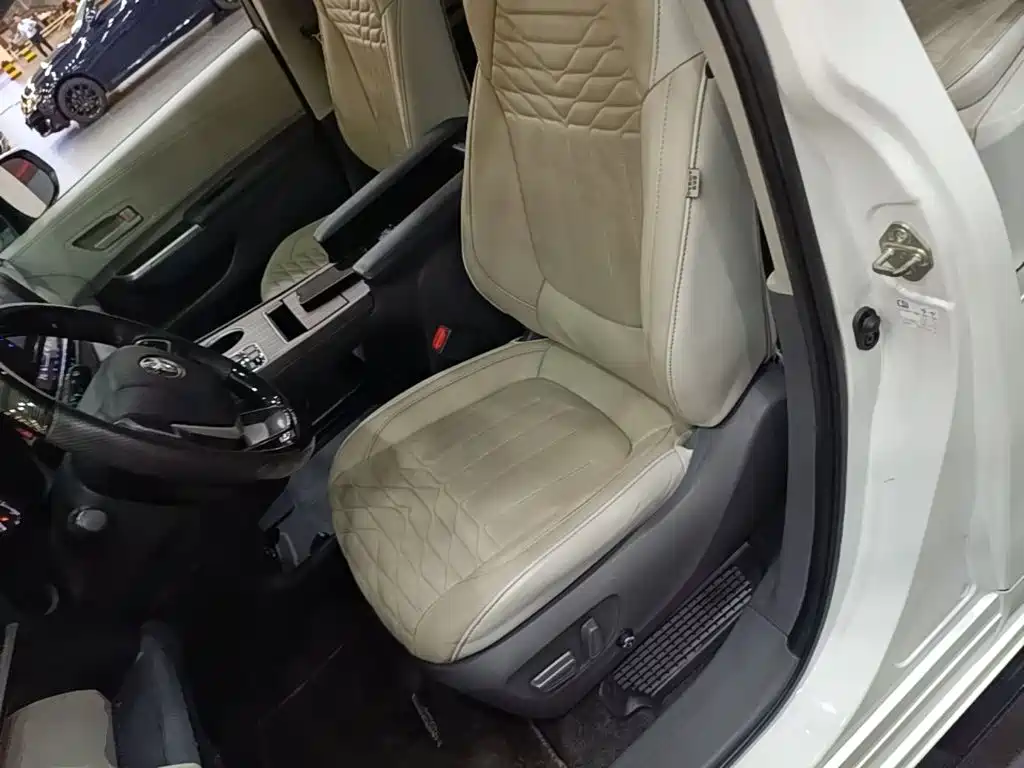 Toyota Sienna — миниатюра 15