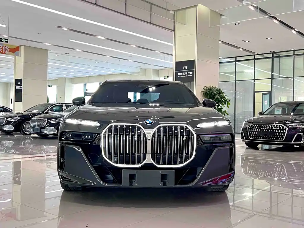 BMW i7 — миниатюра 2