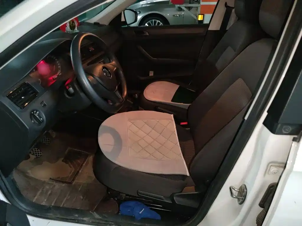 Volkswagen Santana — миниатюра 11