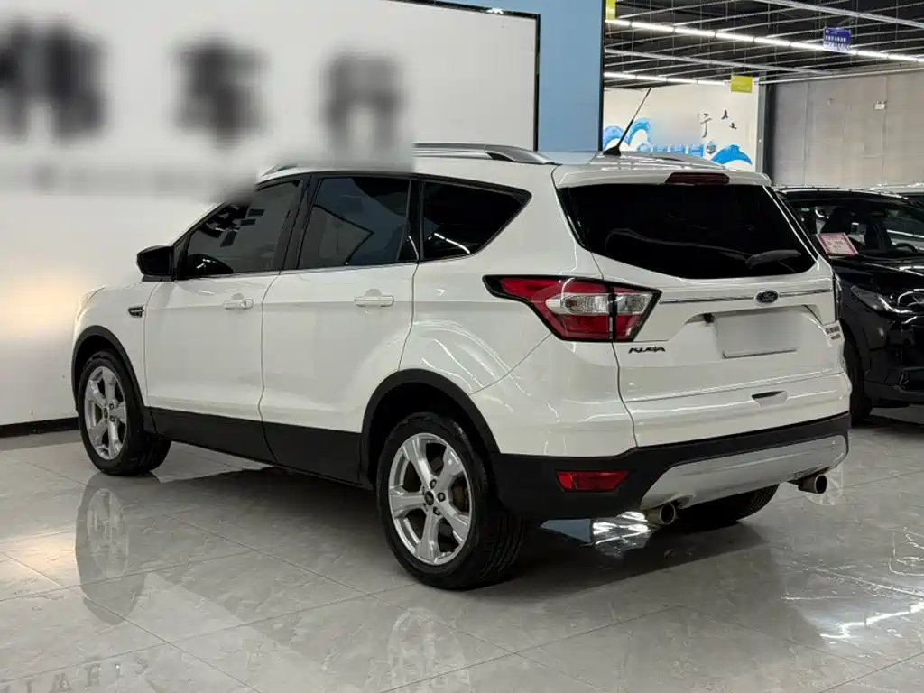 Ford Kuga — миниатюра 8