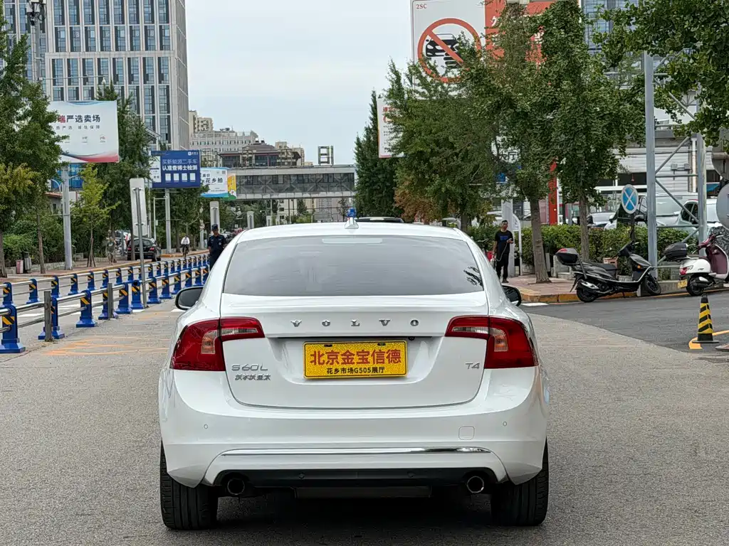 Volvo S60 — миниатюра 5