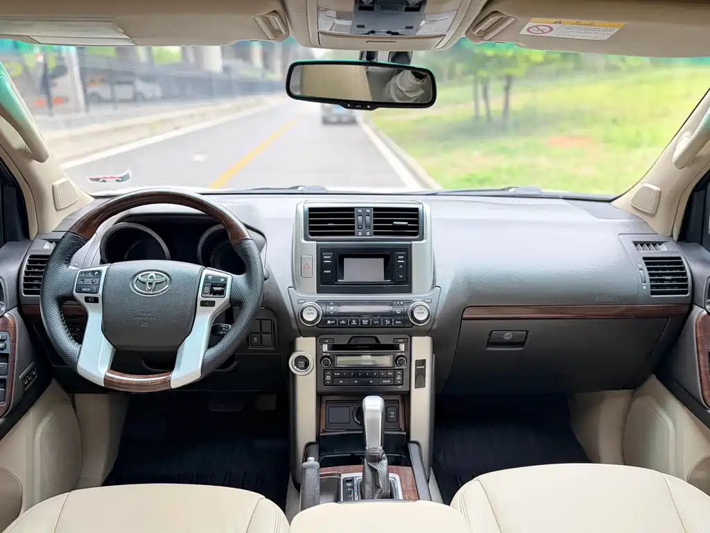 Toyota Land Cruiser Prado 2010 4.0L AT VX