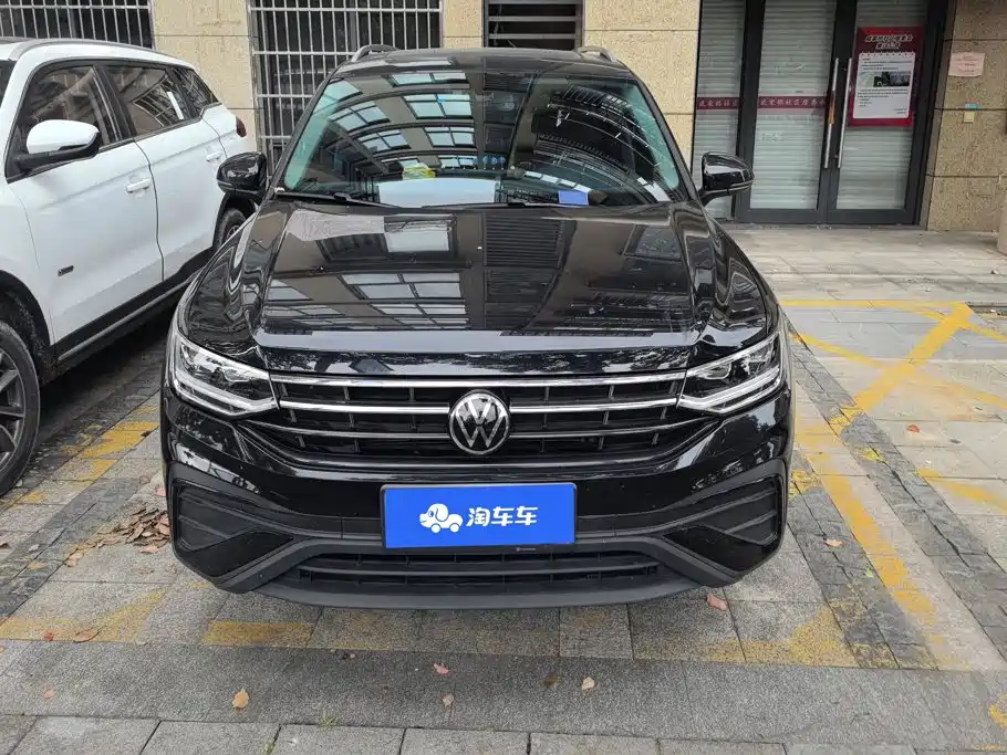 Volkswagen Tiguan L — миниатюра 2
