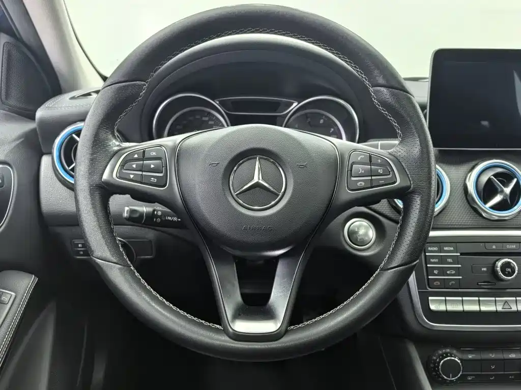 Mercedes-Benz GLA — миниатюра 13