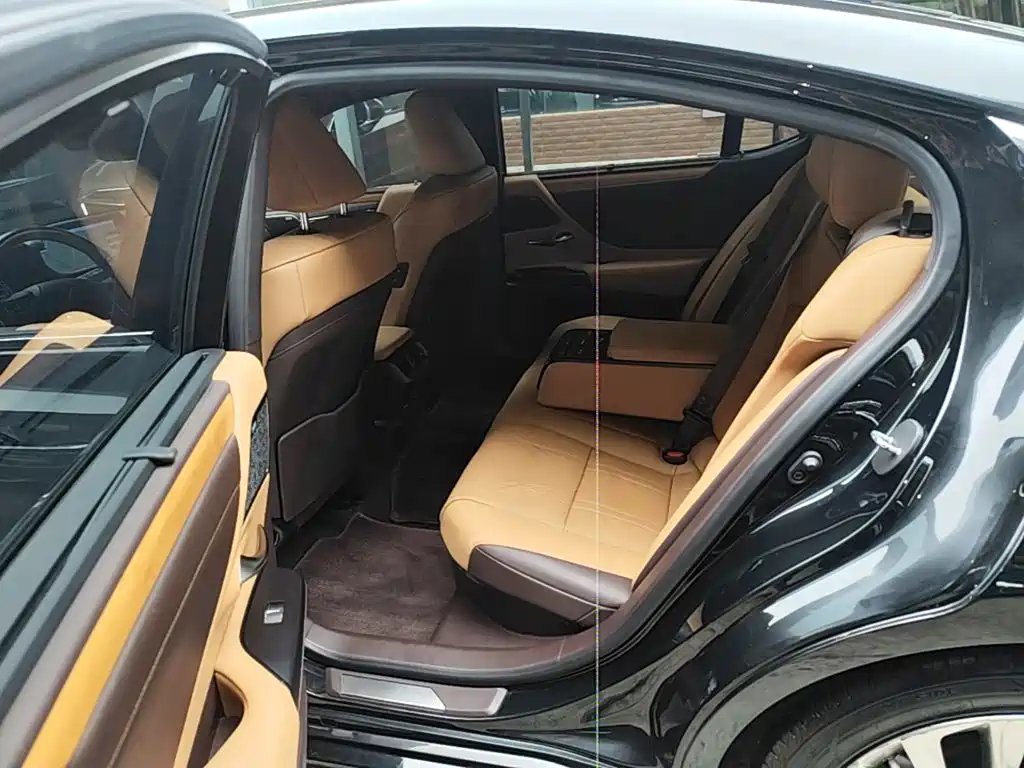 Lexus ES — миниатюра 17
