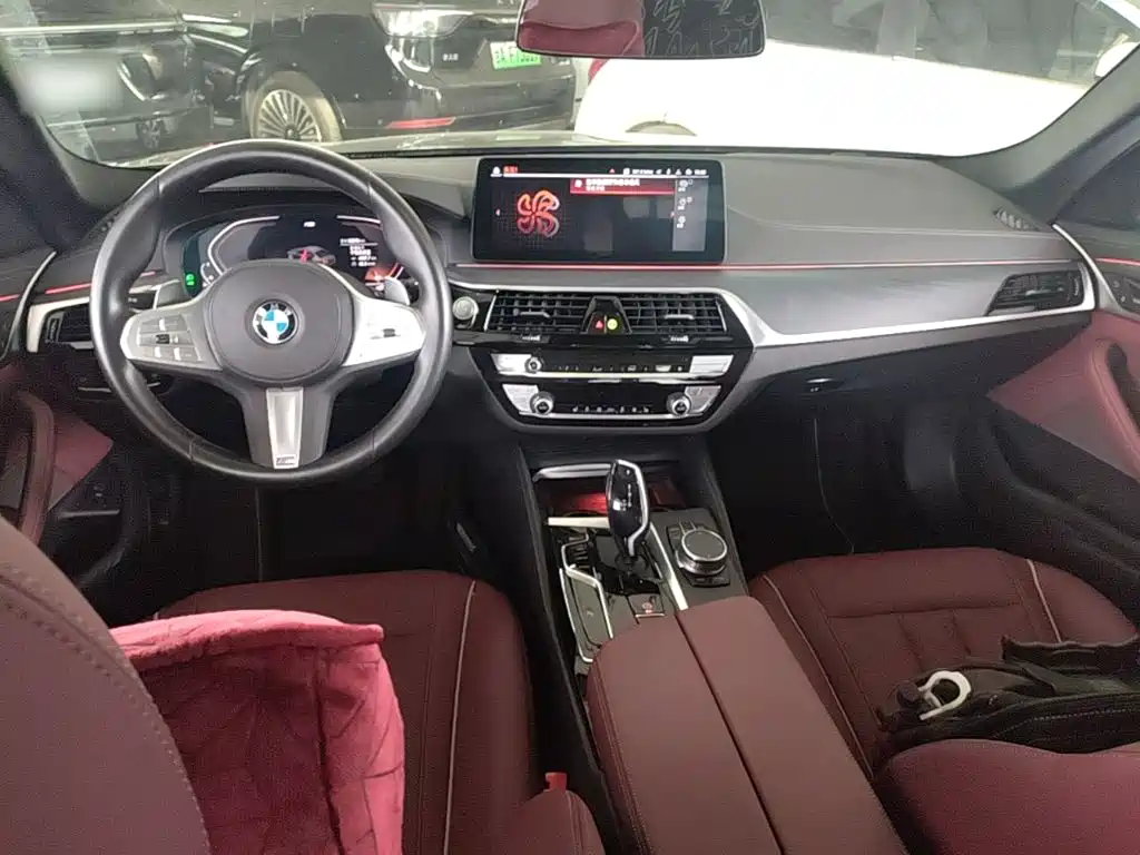 BMW 5 Series — миниатюра 10