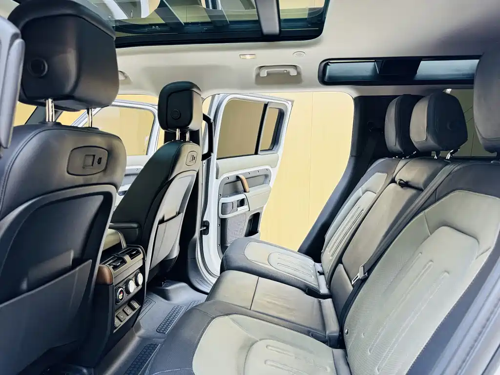 Land Rover Defender — миниатюра 15