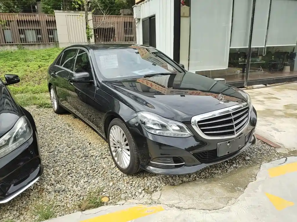 Mercedes-Benz E-Class — миниатюра 4