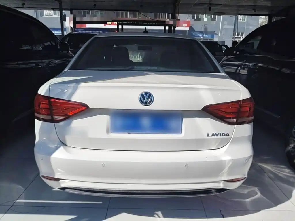 Volkswagen Lavida — миниатюра 6