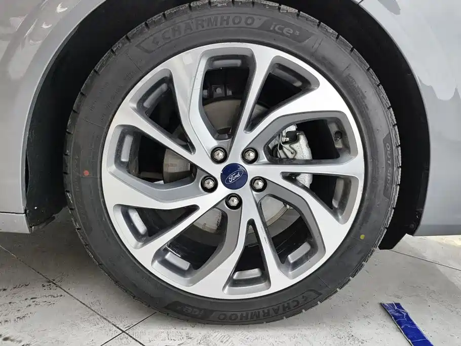 Ford Mondeo — миниатюра 6