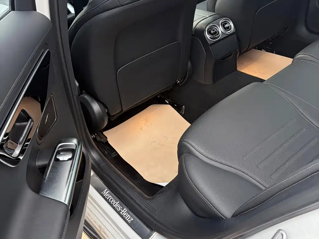 Mercedes-Benz C-Class — миниатюра 16