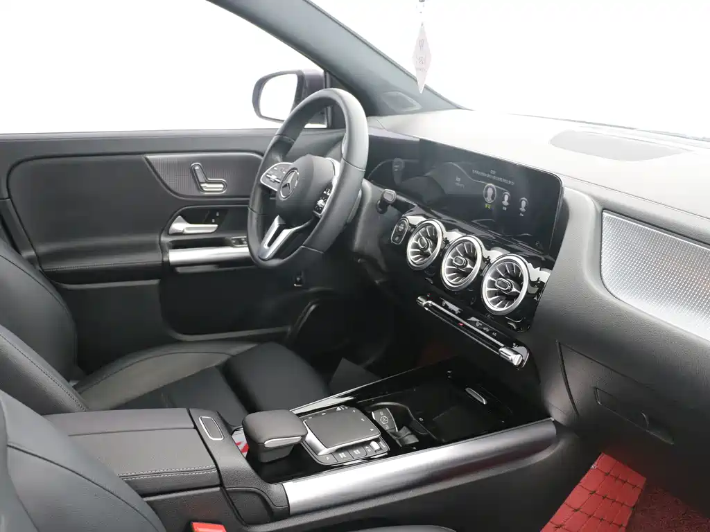 Mercedes-Benz GLA — миниатюра 7