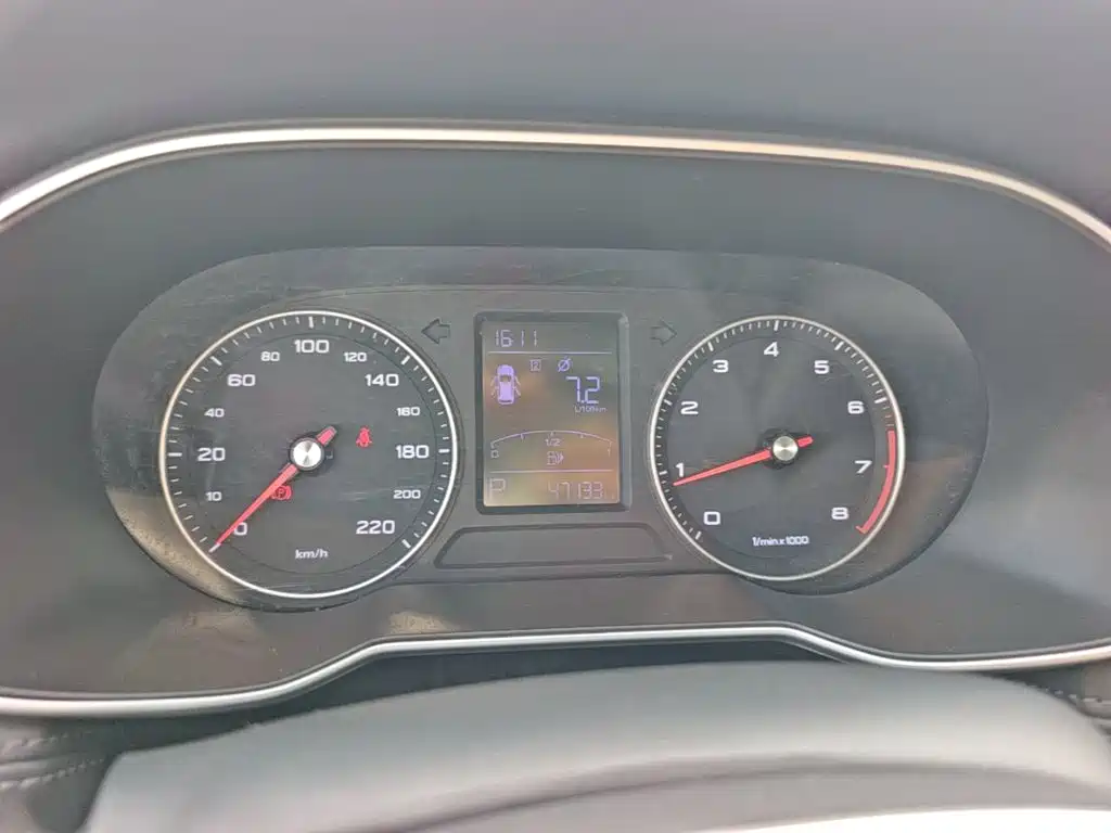 Roewe RX3 — миниатюра 12