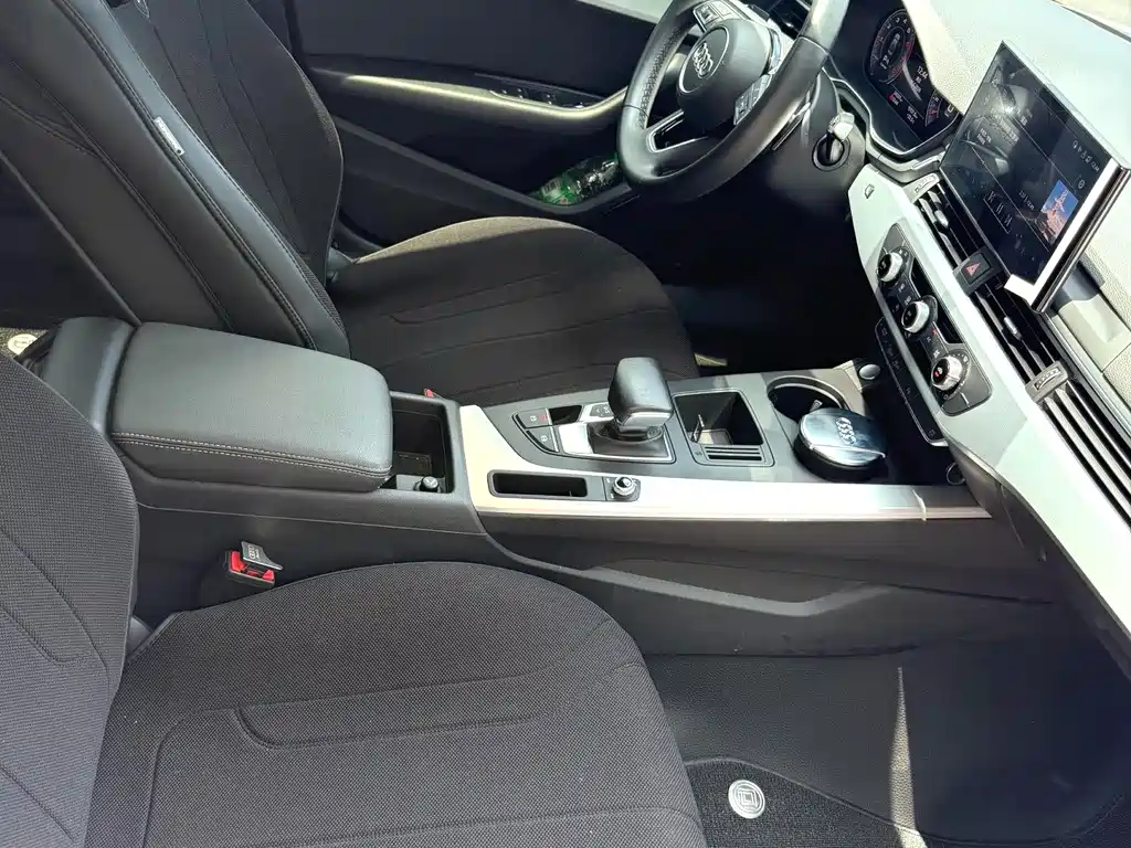 Audi A4L 2022 40 TFSI Fashion