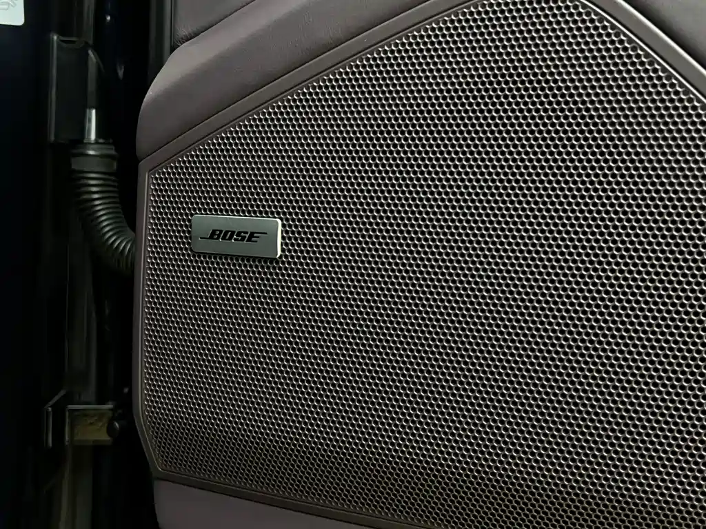Porsche Cayenne — миниатюра 9