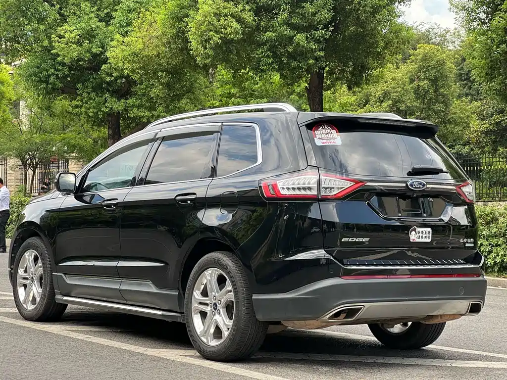 Ford Edge — миниатюра 6