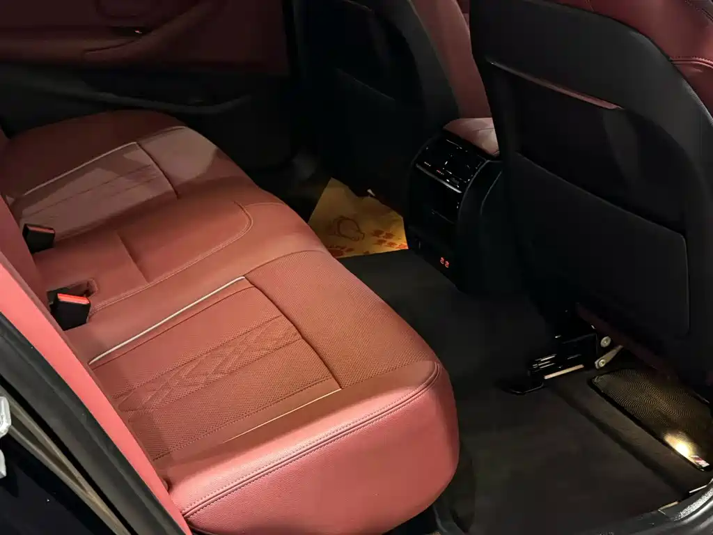 BMW 5 Series — миниатюра 5