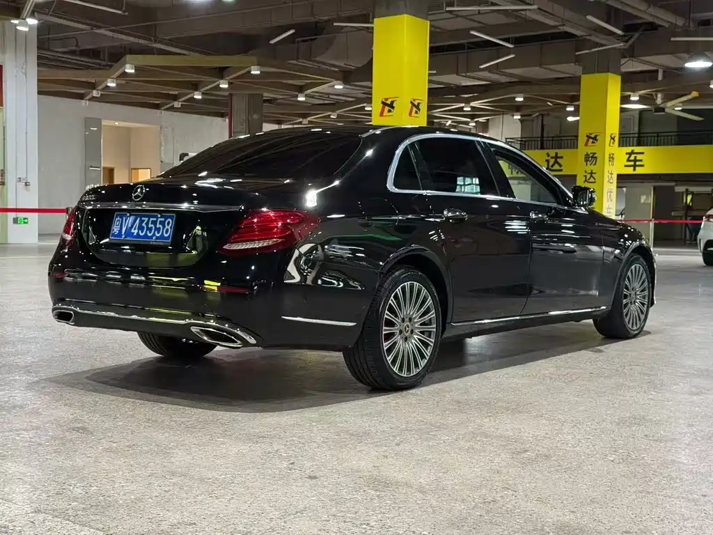 Mercedes-Benz E-Class — миниатюра 9