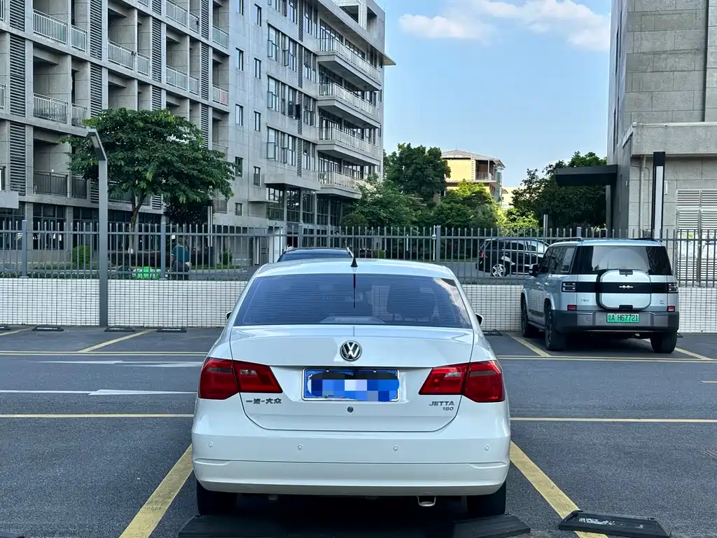 Volkswagen Jetta — миниатюра 14