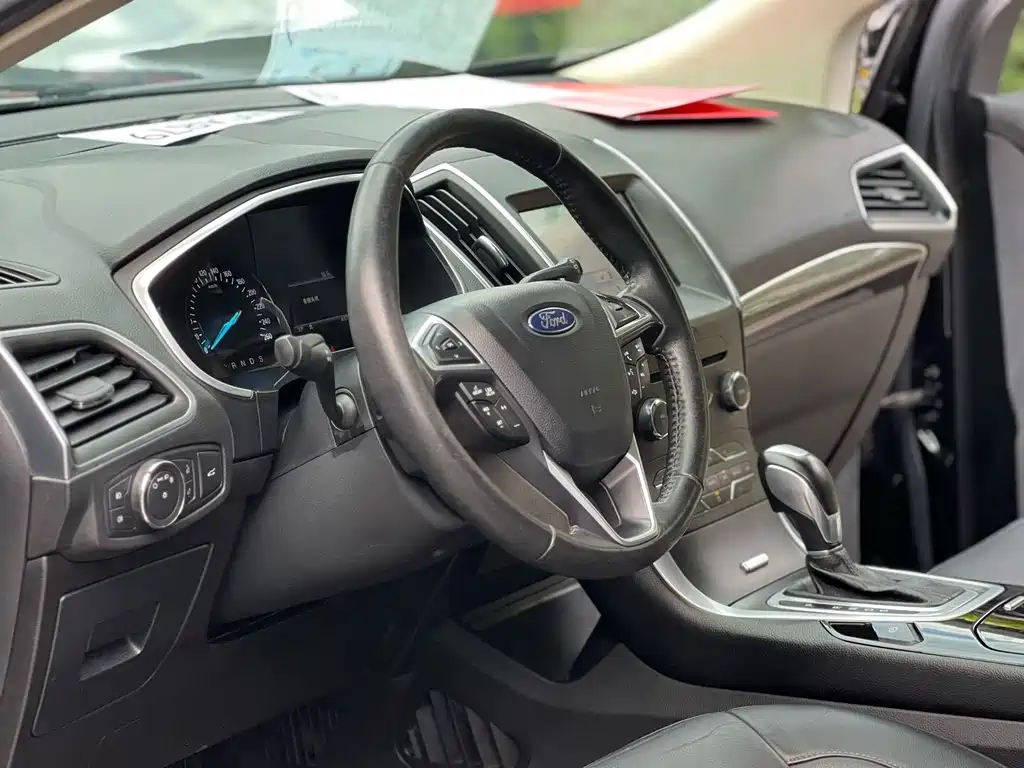Ford Edge — миниатюра 5