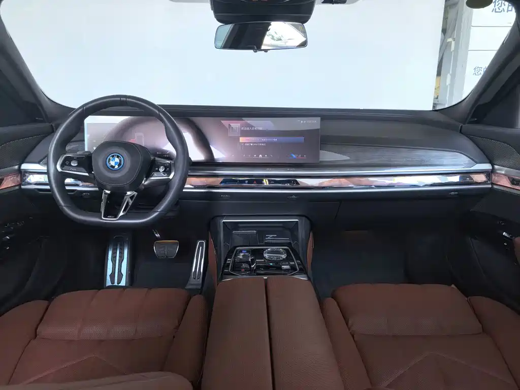 BMW i7 — миниатюра 18