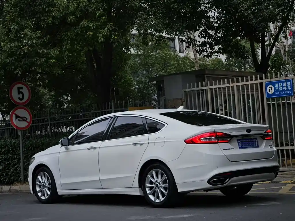 FORD MONDEO