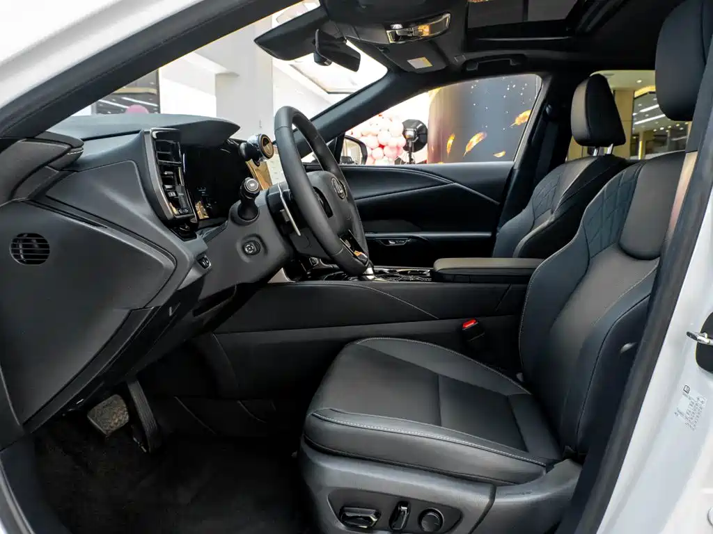 Lexus RX — миниатюра 28