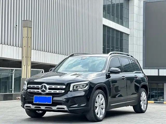 MERCEDES BENZ GLB