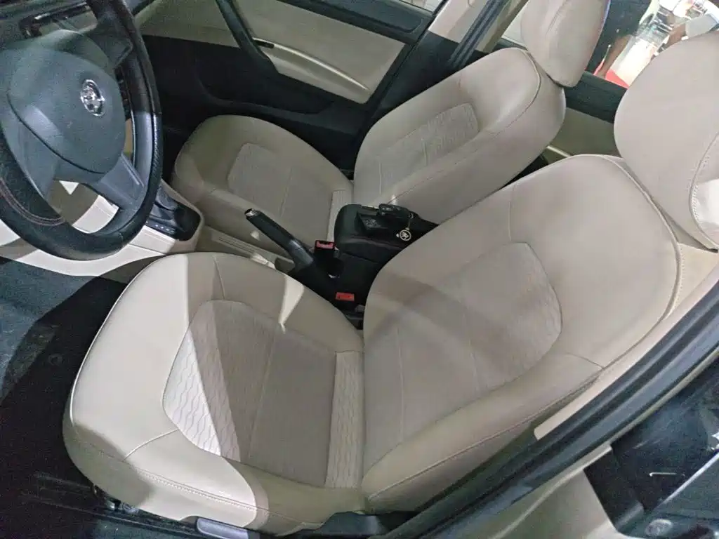 Skoda Rapid — миниатюра 15
