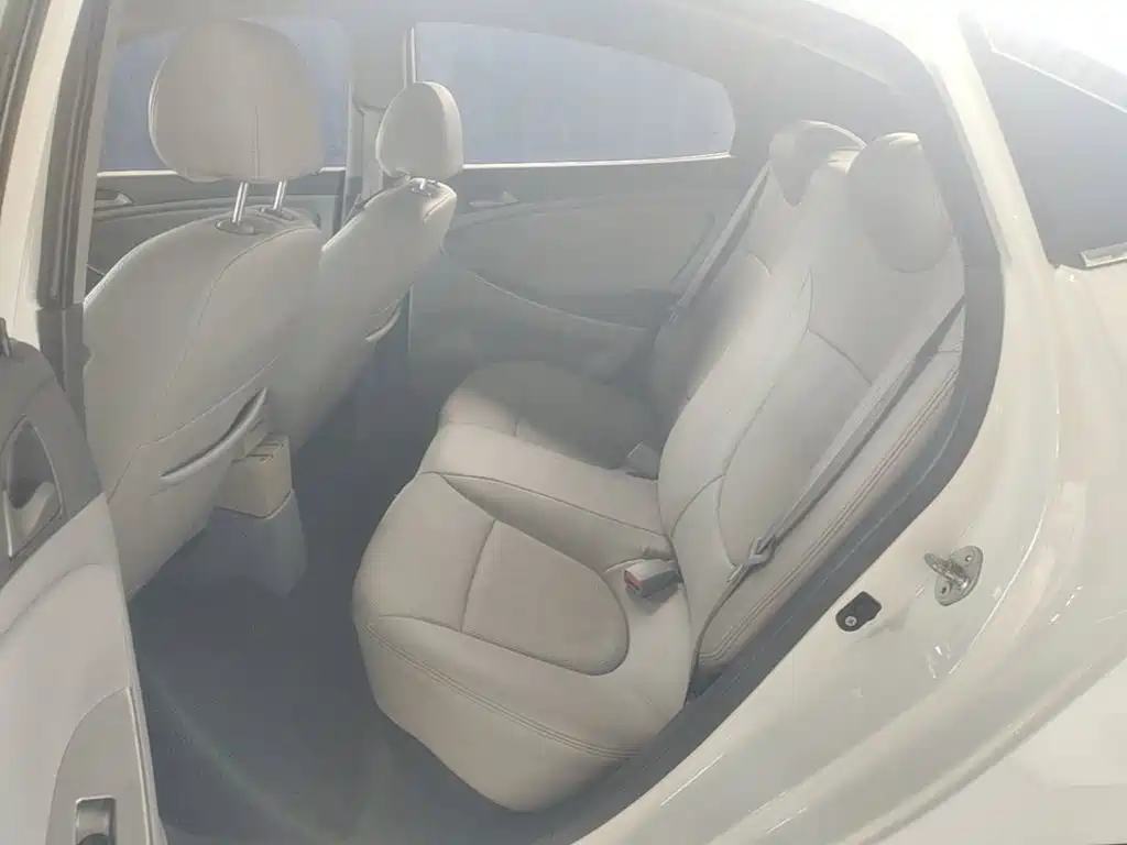 Hyundai Verna — миниатюра 17