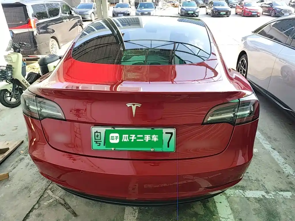 Tesla Model 3 — миниатюра 6