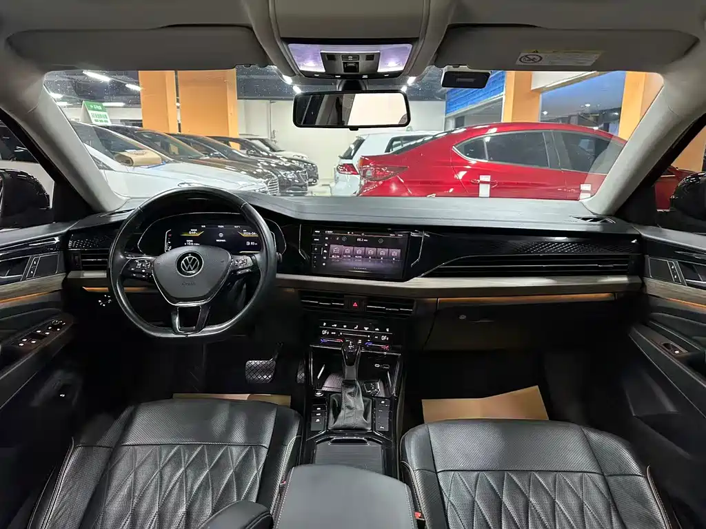 Volkswagen Passat 2020 330TSI Luxury VI
