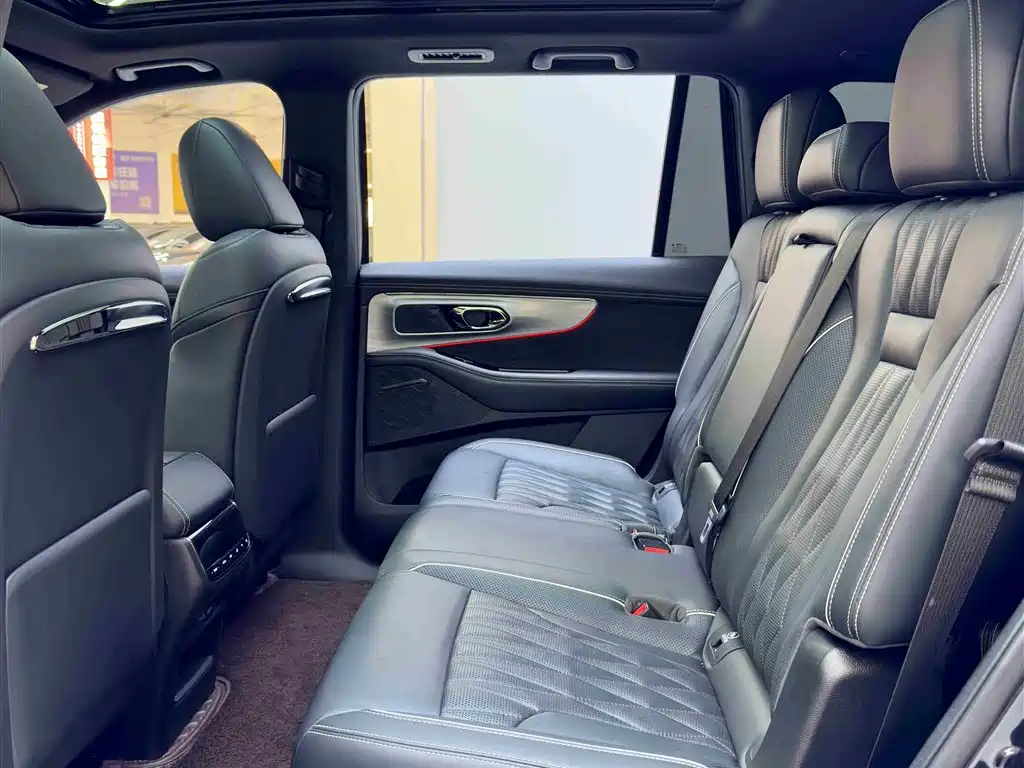 GAC GS8 2022 2.0TM Luxury ( мест)
