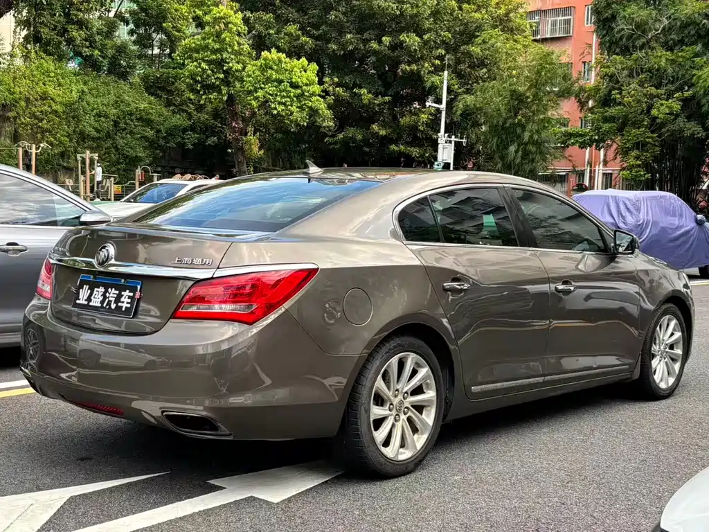 Buick LaCrosse — миниатюра 3