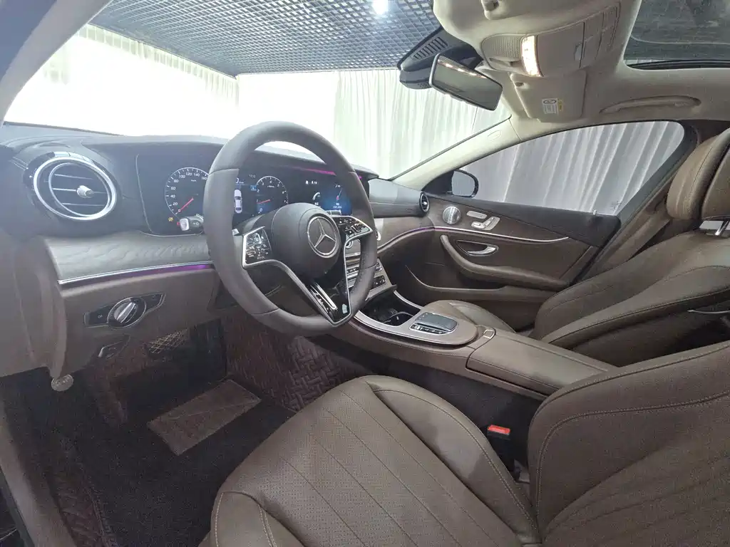 Mercedes-Benz E-Class — миниатюра 12