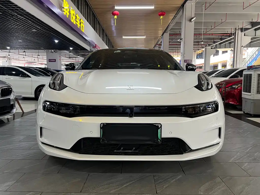 Zeekr 001