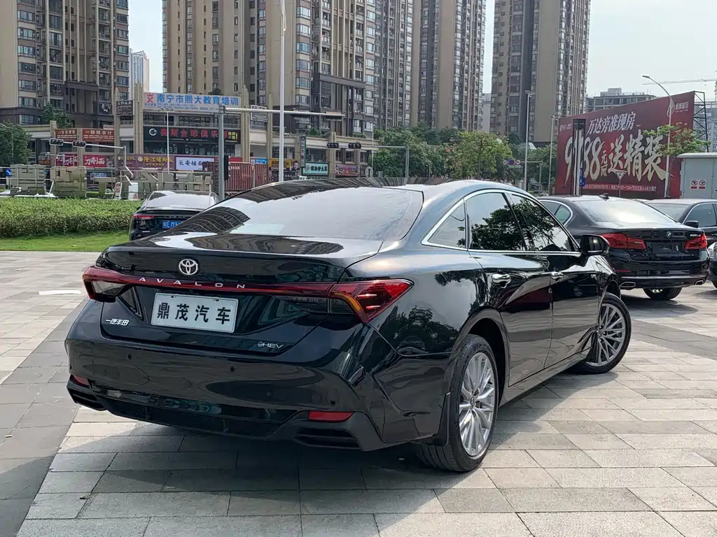 Toyota Avalon — миниатюра 7